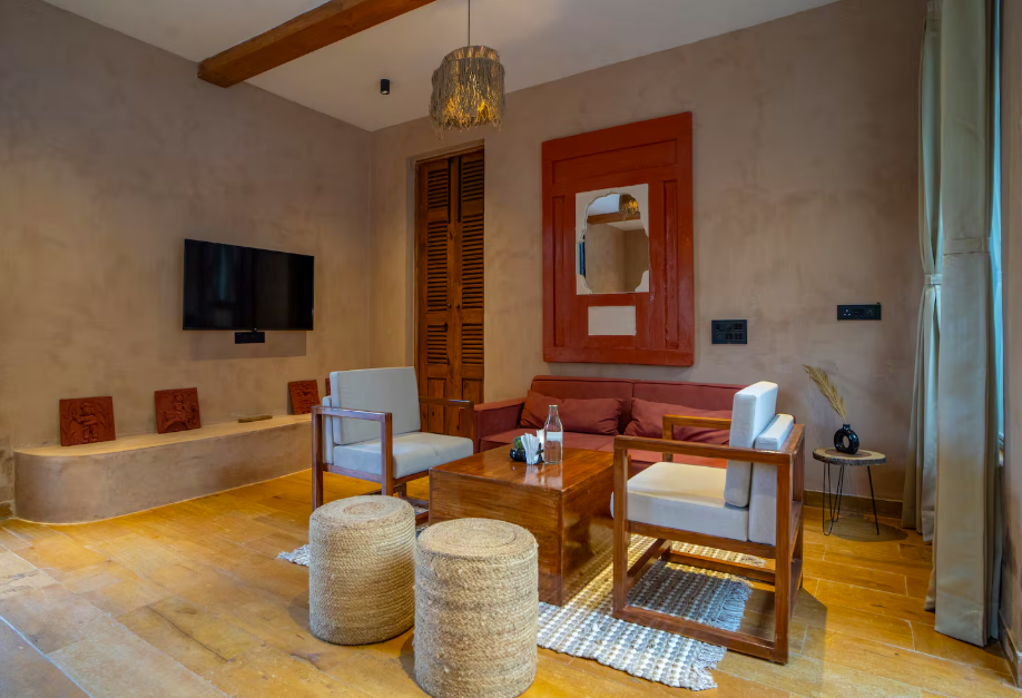 Niva Villa - Open courtyard with natural light and traditional architecture